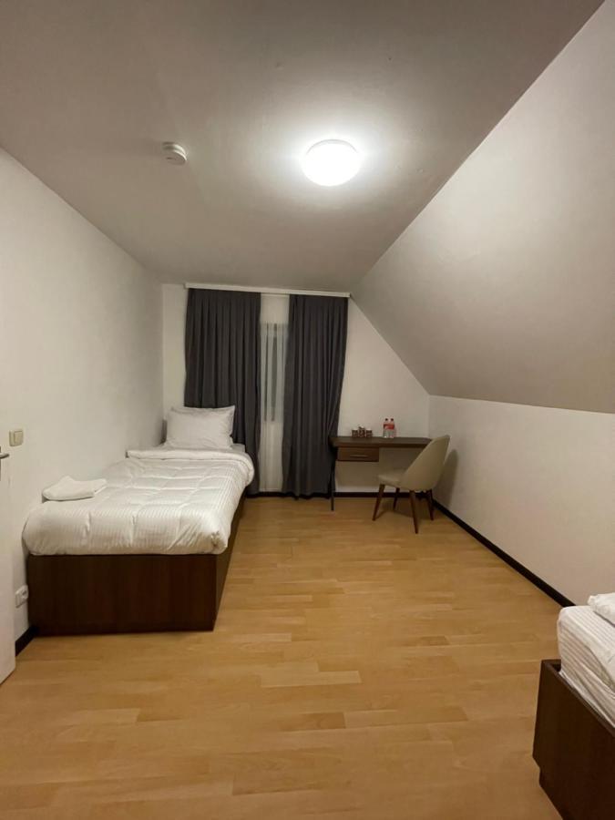 Hotel Casa Andalucia Hallbergmoos Extérieur photo